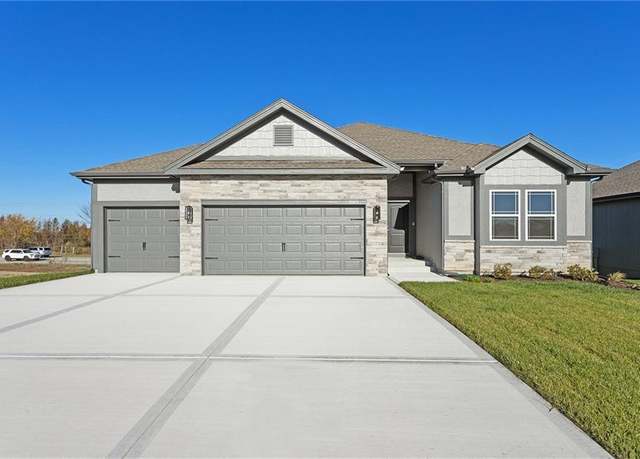 Property at 8890 N Monroe Ave, Kansas City, MO 64156, 3 beds, 2 baths