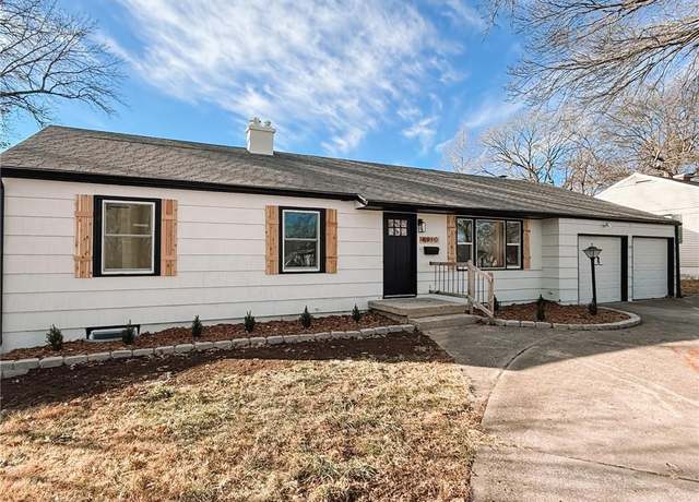 Property at 8910 Western Hills Dr, Kansas City, MO 64114, 4 beds, 3.5 baths