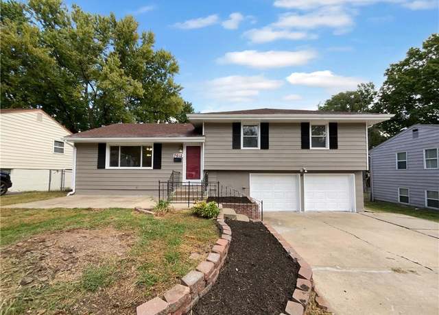 Property at 7812 NE 56th St, Kansas City, MO 64119, 3 beds, 2 baths