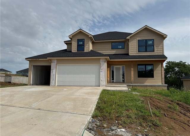 Property at 4706 NE 86th Ter, Kansas City, MO 64156, 5 beds, 4 baths