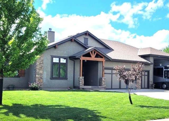 Property at 9248 Scott Dr, De Soto, KS 66018, 4 beds, 3 baths