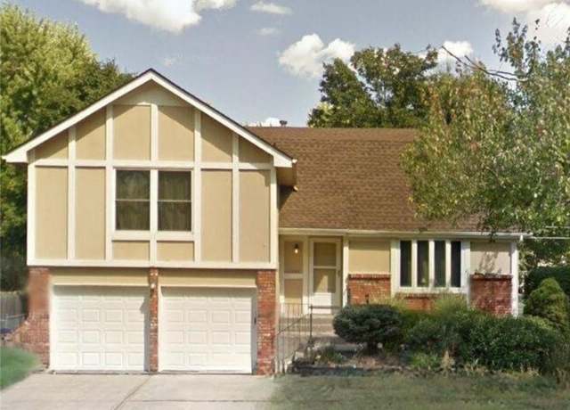 Property at 14905 S Wyandotte Dr, Olathe, KS 66062, 4 beds, 3 baths