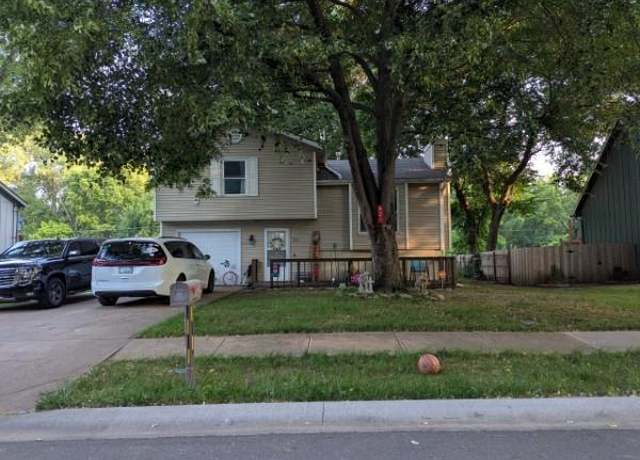 Property at 821 E Wabash St, Olathe, KS 66061, 3 beds, 2 baths