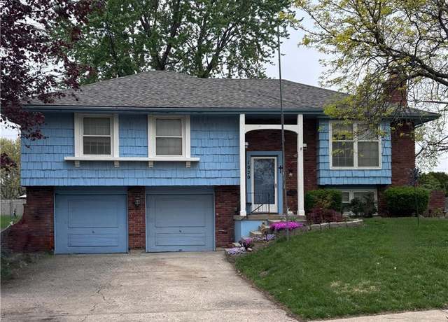 Property at 1020 W Wabash St, Olathe, KS 66061, 3 beds, 2.5 baths