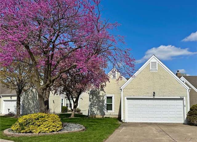 Property at 9629 N Locust Dr, Kansas City, MO 64155, 2 beds, 2 baths