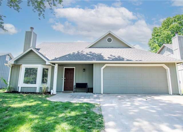 Property at 2417 Brush Creek Dr, Lawrence, KS 66047, 3 beds, 2.5 baths