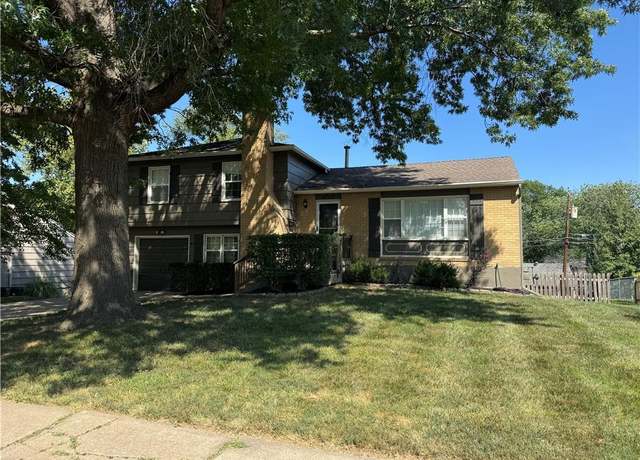 Property at 9717 Eby St, Overland Park, KS 66212, 3 beds, 2 baths