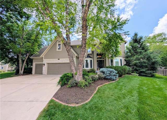 Property at 17415 W 84th St, Lenexa, KS 66219, 4 beds, 4.5 baths