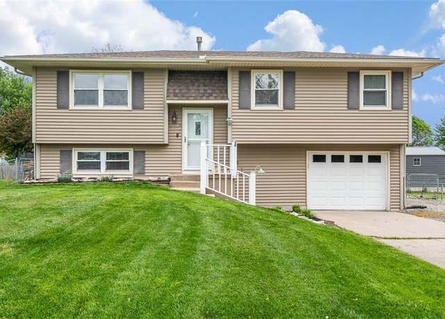 Property at 233 Downey Dr, Wellsville, KS 66092, 3 beds, 2 baths