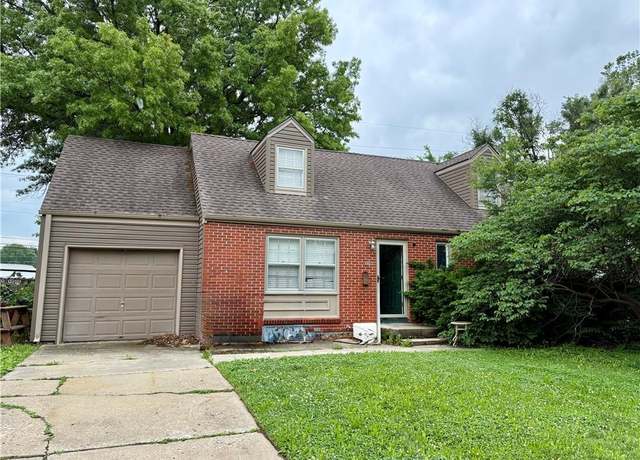 Property at 900 S Hunter Dr, Olathe, KS 66061, 4 beds, 2 baths