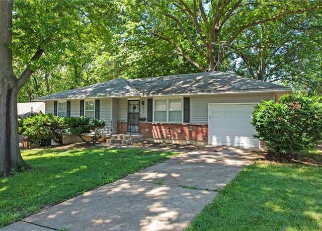 Property at 4740 Cedar Ave, Kansas City, MO 64133, 3 beds, 2 baths