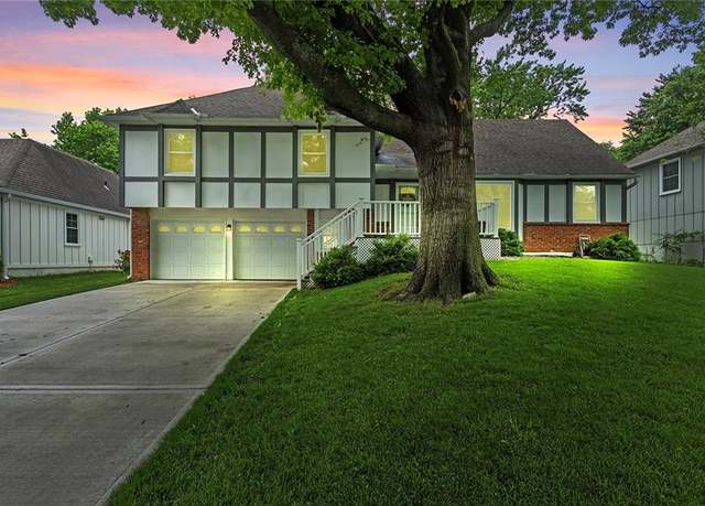 Property at 10234 Monrovia St, Lenexa, KS 66215, 4 beds, 2.5 baths