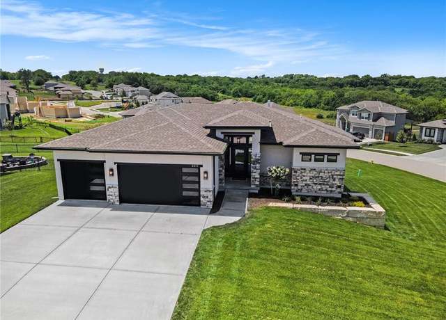 Property at 2317 SW Morris Dr, Lee's Summit, MO 64082, 4 beds, 4 baths