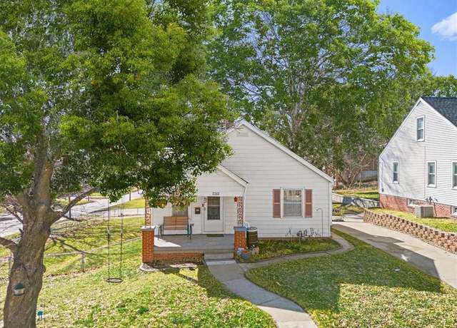 Property at 2766 Jackson St, St Joseph, MO 64507, 2 beds, 2 baths