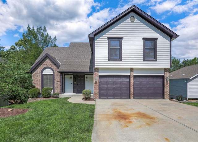 Property at 7316 N Granby Ave, Kansas City, MO 64151, 5 beds, 3.5 baths