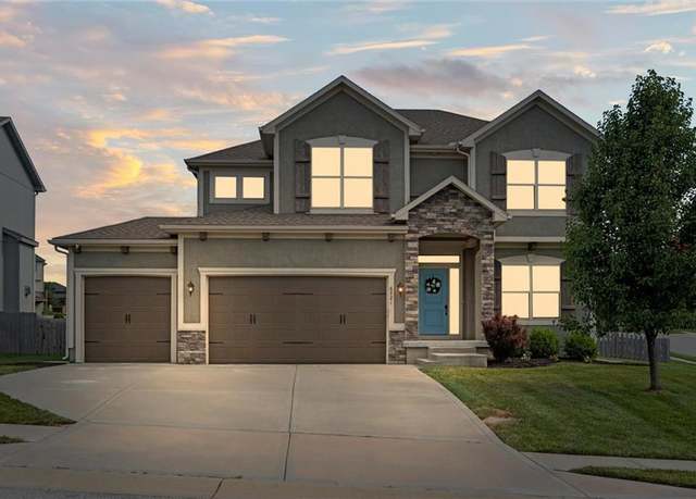 Property at 6721 NW 104th Ter, Kansas City, MO 64154, 5 beds, 4.5 baths