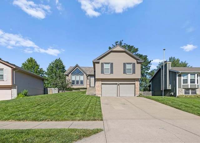 Property at 10320 N Baltimore Ave, Kansas City, MO 64155, 3 beds, 2.5 baths