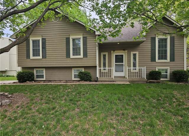 Property at 1307 NE Florance Ave, Lee's Summit, MO 64086, 4 beds, 2.5 baths