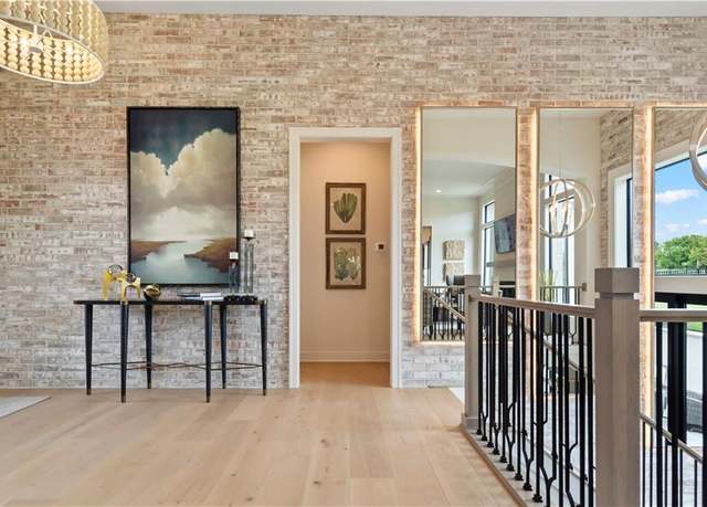 Property at 4606 W 136 St, Leawood, KS 66224, 5 beds, 5 baths