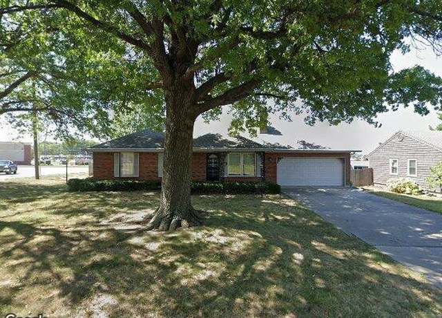 Property at 7424 Maywood Ave, Raytown, MO 64133, 3 beds, 3 baths