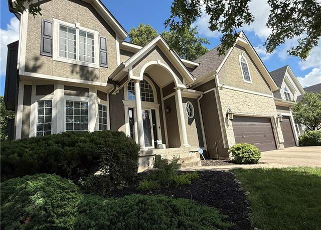 Property at 4531 Anderson St, Shawnee, KS 66226, 4 beds, 4.5 baths