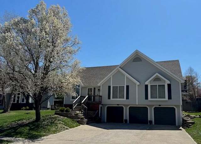 Property at 1201 Wellington Way, Liberty, MO 64068, 4 beds, 3.5 baths