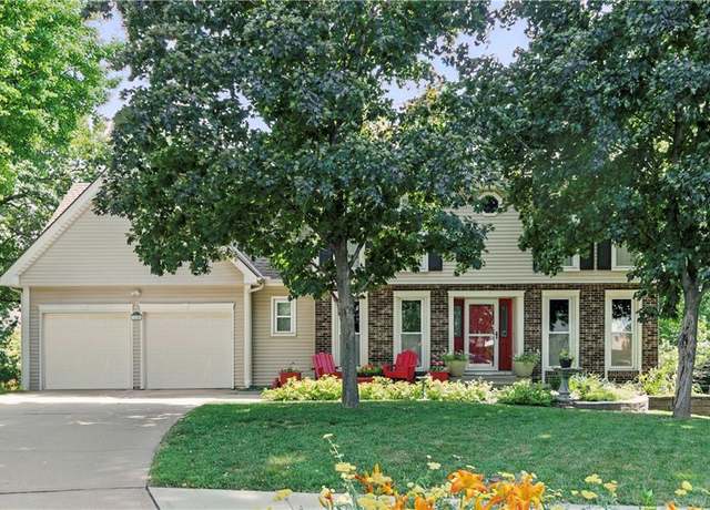 Property at 15206 W 85th St, Lenexa, KS 66219, 4 beds, 3.5 baths