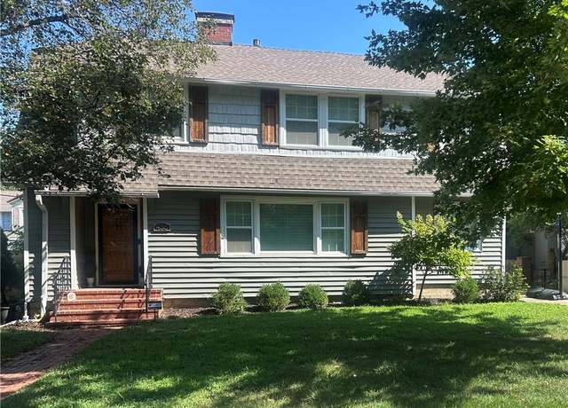 Property at 436 W 61st Ter, Kansas City, MO 64113, 3 beds, 2.5 baths