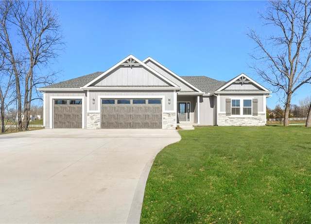Property at 17860 Clearview Dr, Leavenworth, KS 66048, 5 beds, 3.5 baths