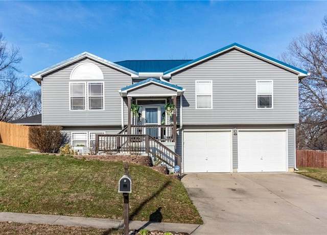 Property at 304 Talon Ct, Warrensburg, MO 64093, 4 beds, 2.5 baths