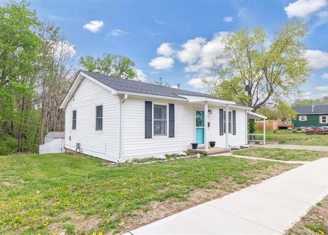 Property at 311 W North St, Warrensburg, MO 64093, 2 beds, 1 bath