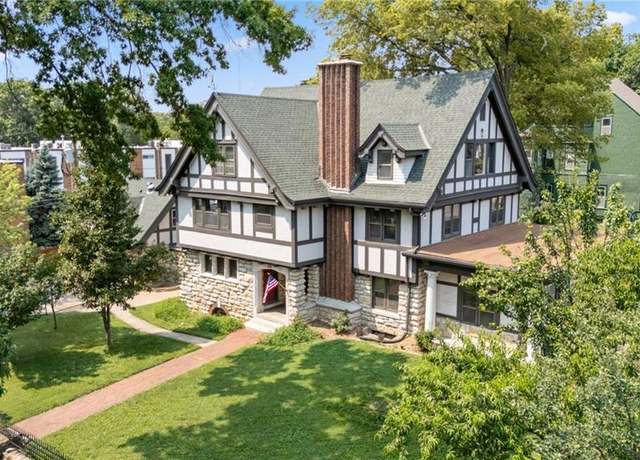 Property at 420 E 37th St, Kansas City, MO 64109, 7 beds, 6 baths