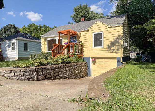 Property at 4449 Springfield St, Kansas City, KS 66103, 2 beds, 1 bath