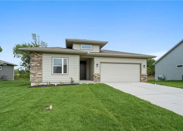 Property at 1549 N Grayhawk Dr, Basehor, KS 66007, 4 beds, 3.5 baths