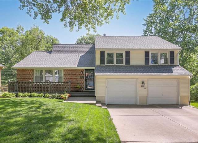 Property at 8821 Newton Dr, Overland Park, KS 66212, 4 beds, 2.5 baths