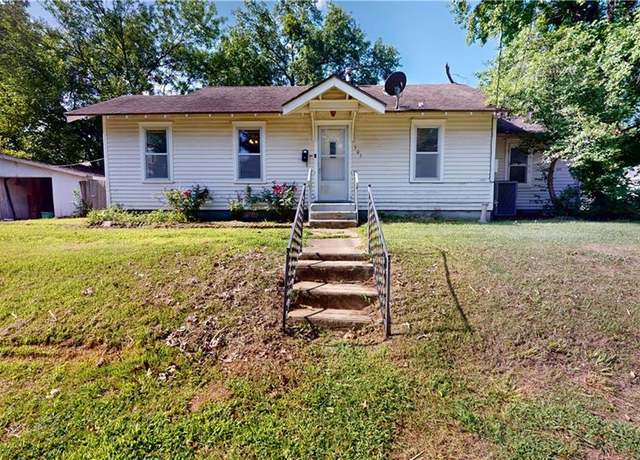 Property at 505 W Allison St, Nevada, MO 64772, 3 beds, 1.5 baths