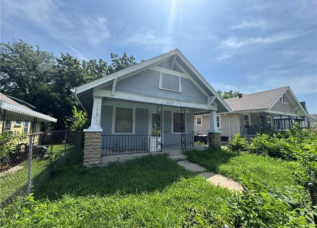 Property at 3919 Norton Ave, Kansas City, MO 64130, 2 beds, 1 bath