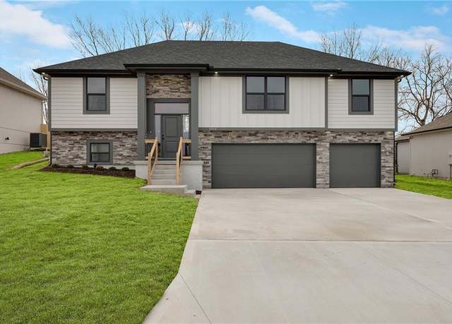 Property at 4721 SW 2nd St, Blue Springs, MO 64014, 4 beds, 3 baths