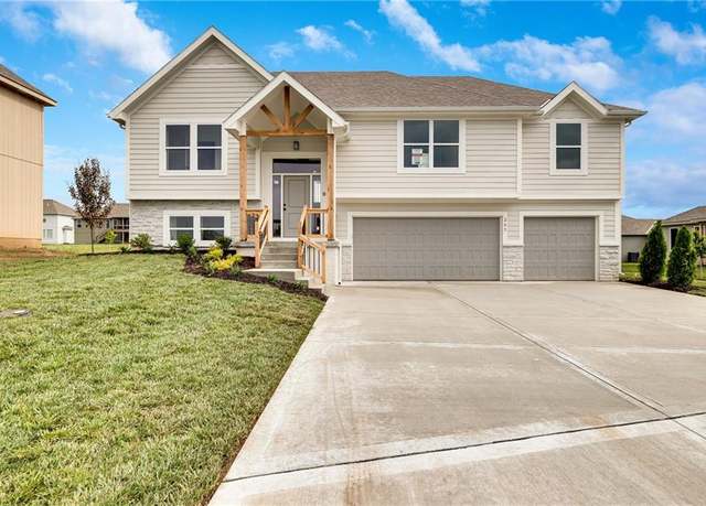 Property at 4721 SW 2nd St, Blue Springs, MO 64014, 4 beds, 3 baths