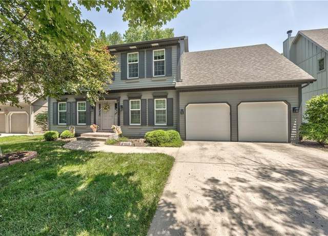 Property at 12825 Garnett St, Overland Park, KS 66213, 4 beds, 4.5 baths