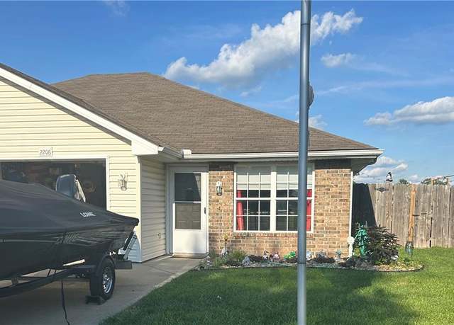 Property at 2206 Addie Dr, Pleasant Hill, MO 64080, 3 beds, 2 baths