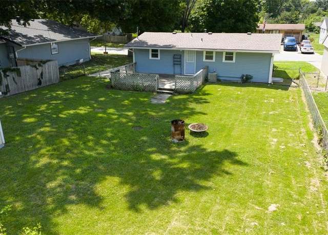 Property at 318 Holiday Dr, Lansing, KS 66043, 4 beds, 1.5 baths