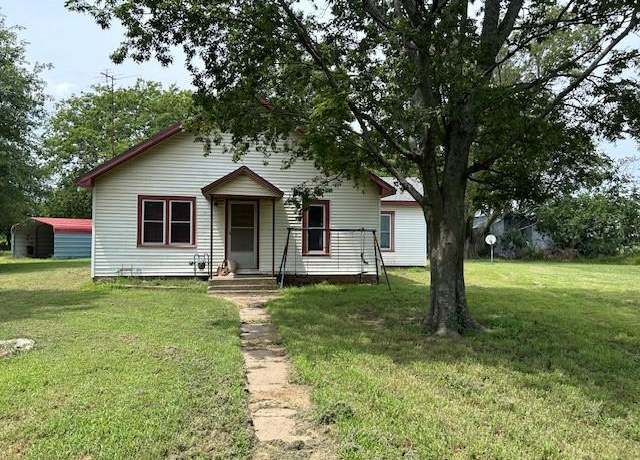 Property at 1121 S 48th St, Mc Cune, KS 66753, 2 beds, 1 bath