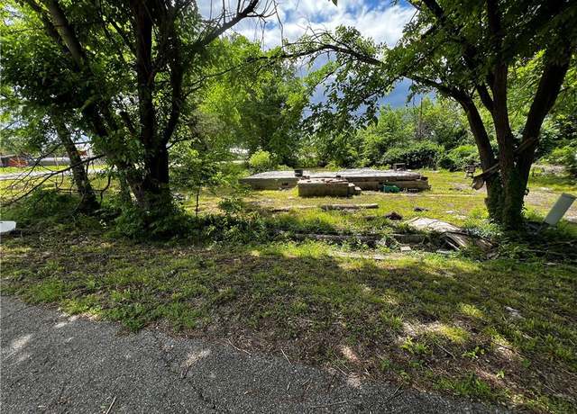 Property at 1041 Cleveland Ave, Baxter Springs, KS 66713