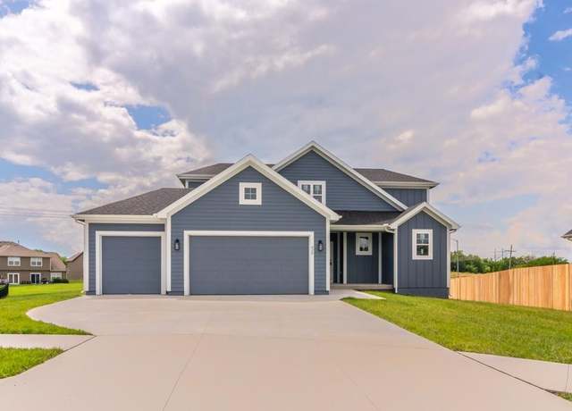 Property at 926 168th Ter, Basehor, KS 66007, 3 beds, 2.5 baths