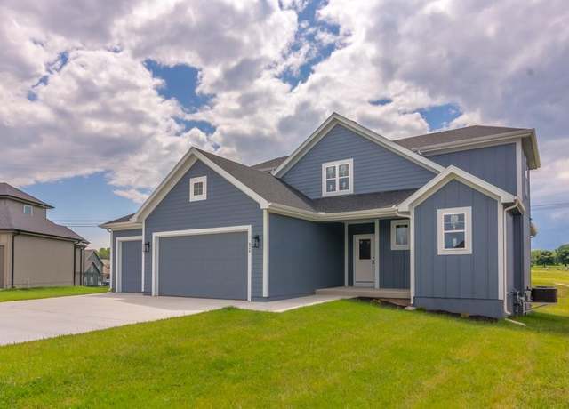 Property at 926 168th Ter, Basehor, KS 66007, 3 beds, 2.5 baths
