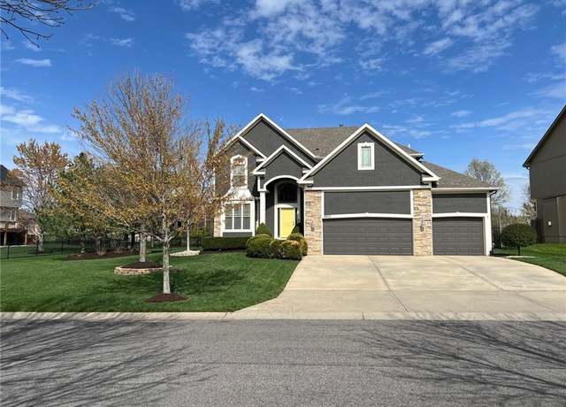 Property at 9613 Mccormack Dr, Lenexa, KS 66227, 4 beds, 4 baths