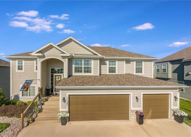Property at 11301 N Bristol Ave, Kansas City, MO 64156, 4 beds, 3 baths