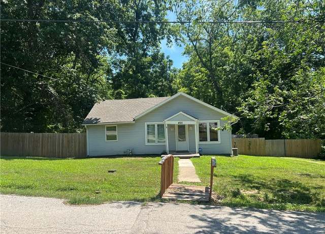Property at 4611 N Oakley Ave, Kansas City, MO 64117, 3 beds, 1 bath