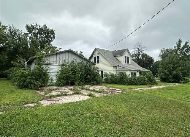 Property at 901 2nd St, Ridgeway, MO 64481, 3 beds, 1 bath